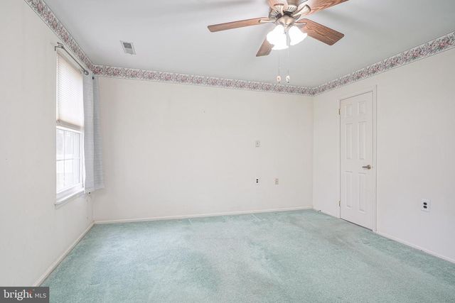 4 KNOLLWOOD DR, Woodbury, NJ 08096