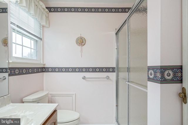 4 KNOLLWOOD DR, Woodbury, NJ 08096