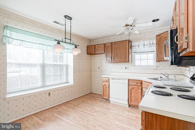 4 KNOLLWOOD DR, Woodbury, NJ 08096