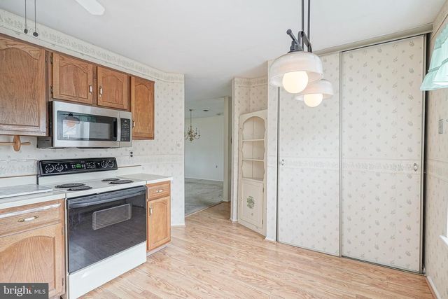 4 KNOLLWOOD DR, Woodbury, NJ 08096