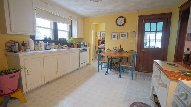 1650 Longmeadow St, Longmeadow, MA 01106