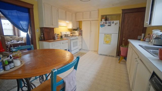 1650 Longmeadow St, Longmeadow, MA 01106