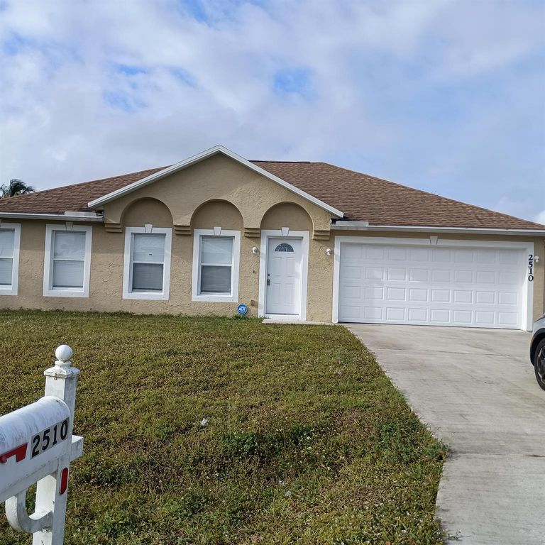 2510 SW Chestnut Lane, Port St Lucie, FL 34953