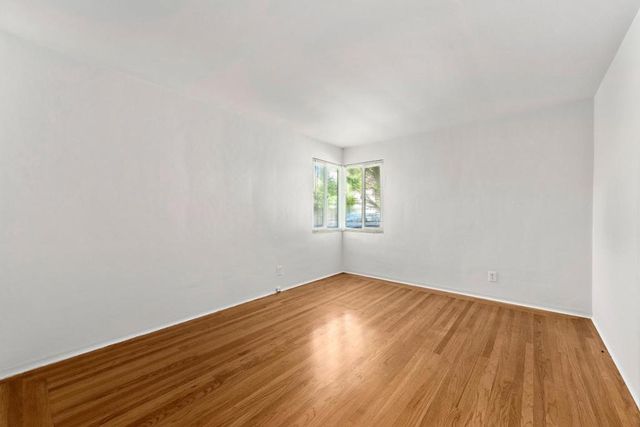 971977 Oak Lane, Menlo Park, CA 94025