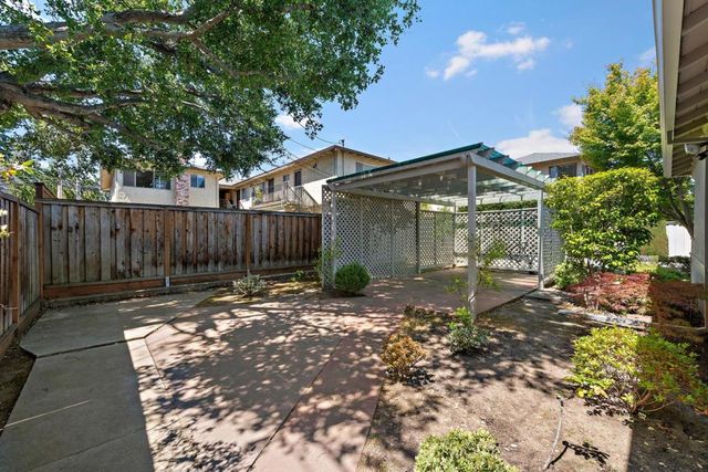 971977 Oak Lane, Menlo Park, CA 94025