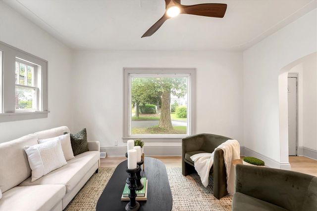 1570 Quarry Avenue, Grand Rapids, MI 49504