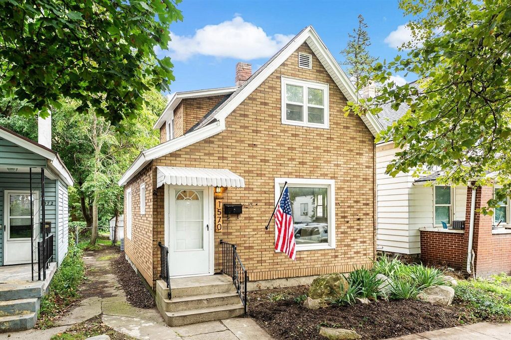 1570 Quarry Avenue, Grand Rapids, MI 49504