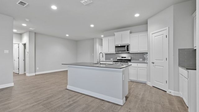 15633 LEINSTER Pass, Fort Worth, TX 76247