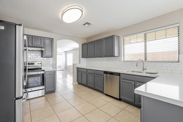 4332 W Alta Vista Road, Laveen, AZ 85339