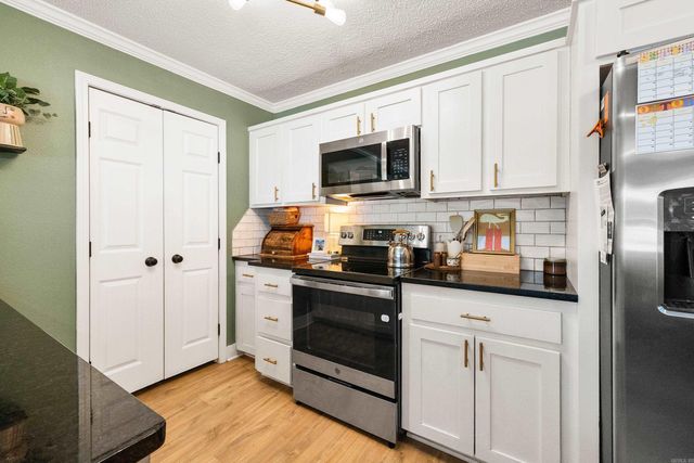615 W Conway St, Benton, AR 72015