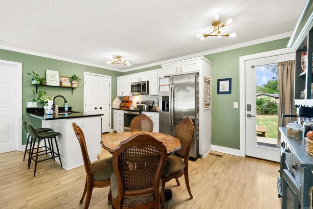 615 W Conway St, Benton, AR 72015