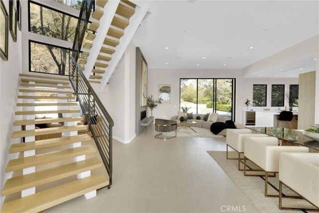 2341 Zorada Court, Los Angeles, CA 90046