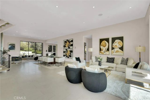 2341 Zorada Court, Los Angeles, CA 90046