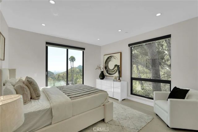 2341 Zorada Court, Los Angeles, CA 90046