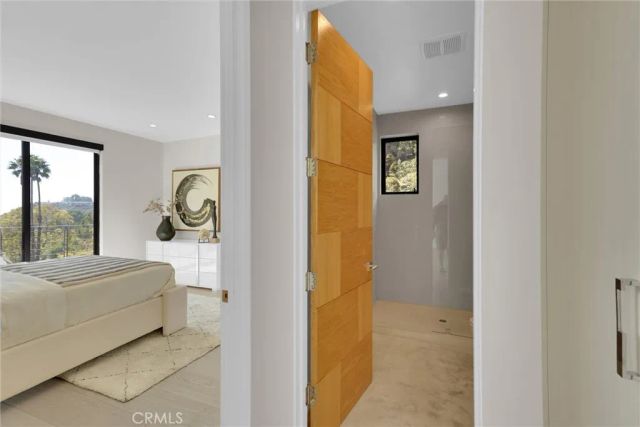 2341 Zorada Court, Los Angeles, CA 90046