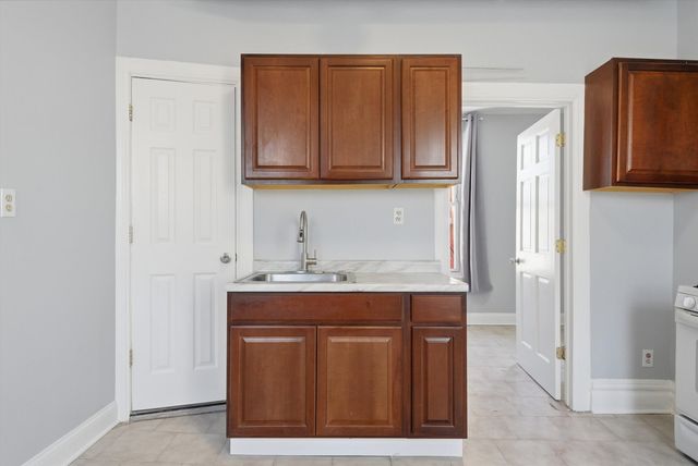 2712 W 25th Street 1R, Chicago, IL 60608