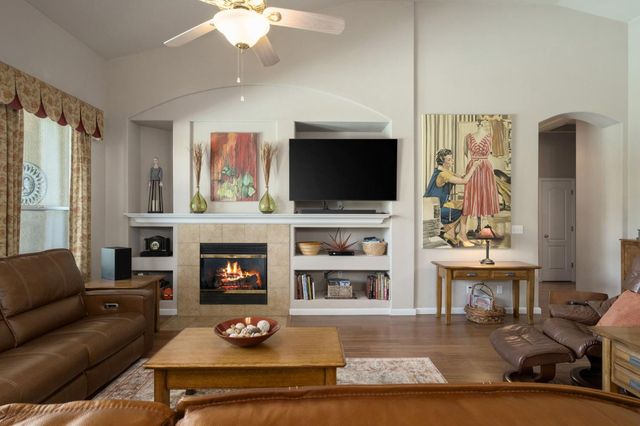 2691 Stuart Avenue, Clovis, CA 93611