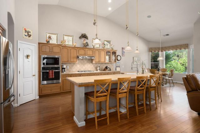 2691 Stuart Avenue, Clovis, CA 93611