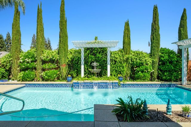 2691 Stuart Avenue, Clovis, CA 93611