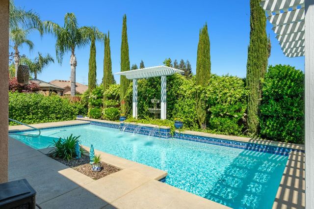 2691 Stuart Avenue, Clovis, CA 93611