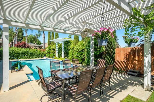 2691 Stuart Avenue, Clovis, CA 93611