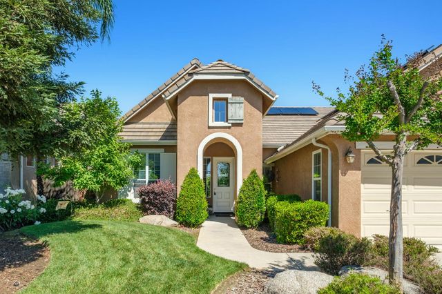 2691 Stuart Avenue, Clovis, CA 93611