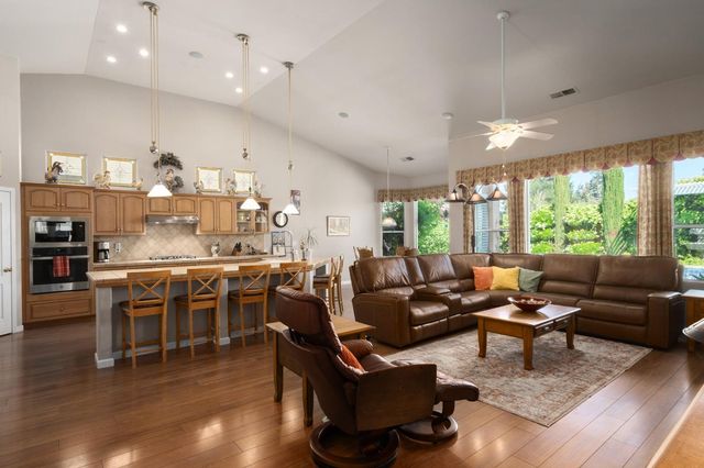 2691 Stuart Avenue, Clovis, CA 93611