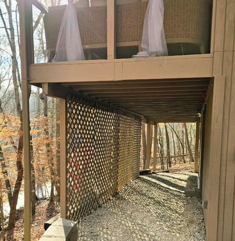 1015 Taos Lane, Hide A Way Hills, OH 43107