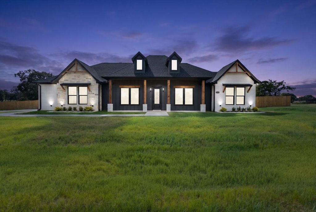 7727 Molina Drive, Tyler, TX 75704
