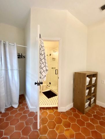 4619 SW 10th St ., Miami, FL 33134