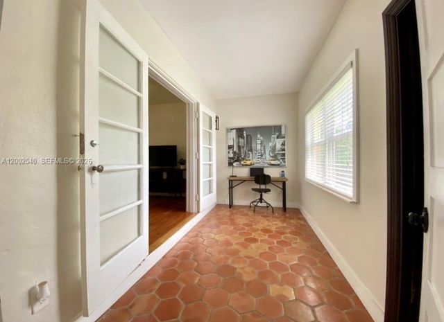 4619 SW 10th St ., Miami, FL 33134