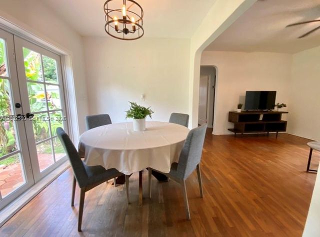 4619 SW 10th St ., Miami, FL 33134