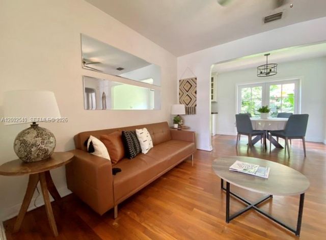 4619 SW 10th St ., Miami, FL 33134