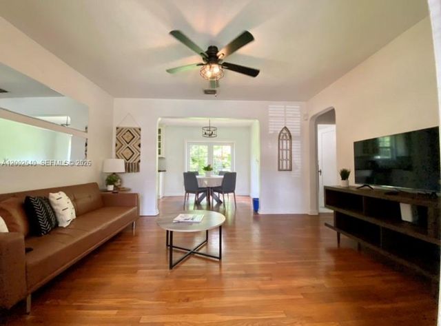 4619 SW 10th St ., Miami, FL 33134