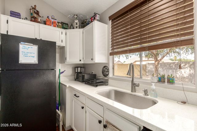 1002 E ORAIBI Drive, Phoenix, AZ 85024