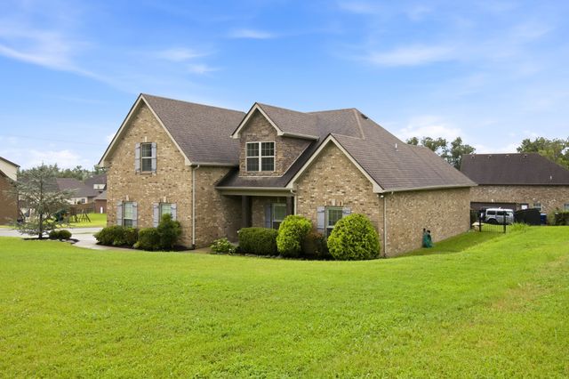 1301 Rivercrest Dr, Murfreesboro, TN 37129