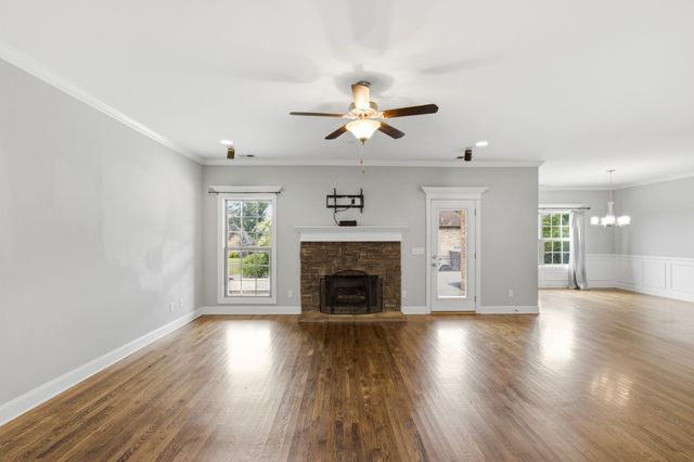 1301 Rivercrest Dr, Murfreesboro, TN 37129