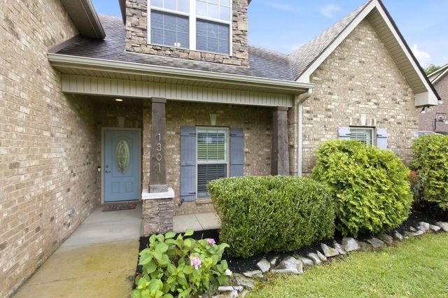 1301 Rivercrest Dr, Murfreesboro, TN 37129