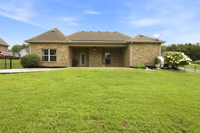 1301 Rivercrest Dr, Murfreesboro, TN 37129