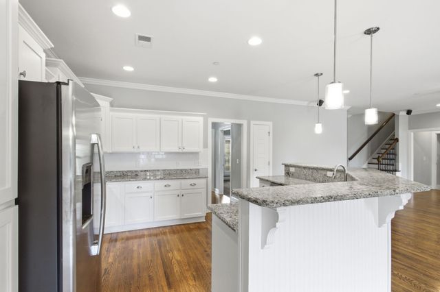 1301 Rivercrest Dr, Murfreesboro, TN 37129