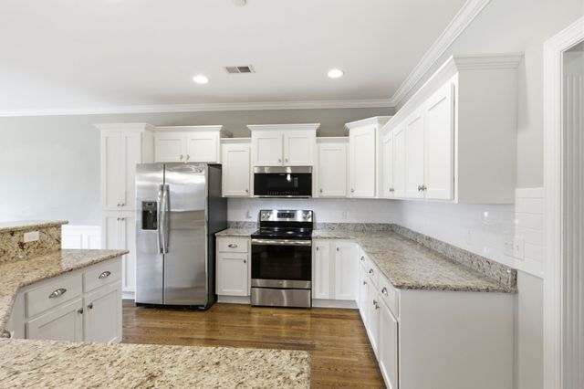 1301 Rivercrest Dr, Murfreesboro, TN 37129