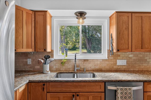 2656 Plumbrook Drive, Bloomfield Hills, MI 48304