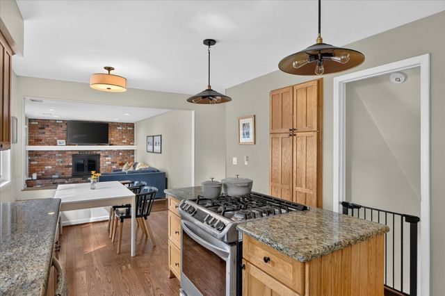 2656 Plumbrook Drive, Bloomfield Hills, MI 48304