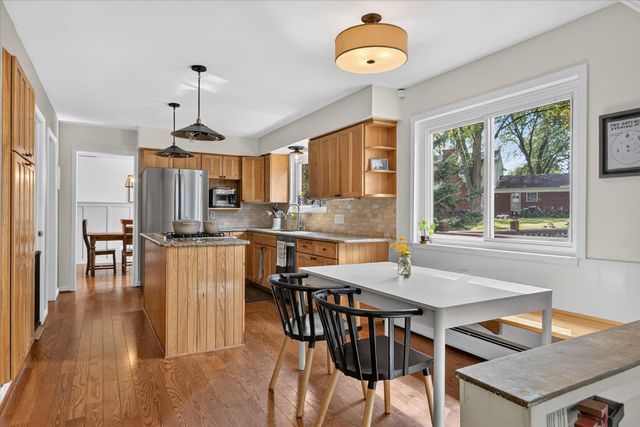 2656 Plumbrook Drive, Bloomfield Hills, MI 48304