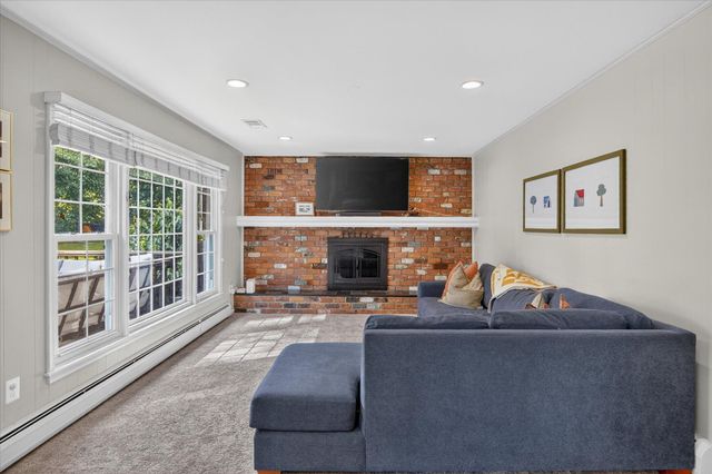 2656 Plumbrook Drive, Bloomfield Hills, MI 48304