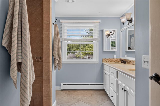 2656 Plumbrook Drive, Bloomfield Hills, MI 48304