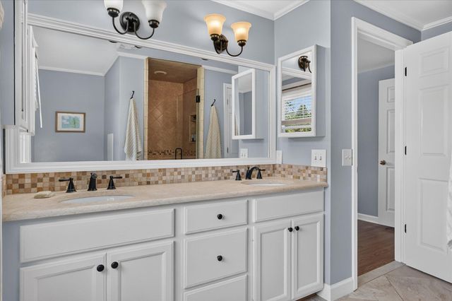 2656 Plumbrook Drive, Bloomfield Hills, MI 48304