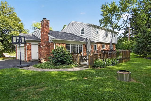 2656 Plumbrook Drive, Bloomfield Hills, MI 48304