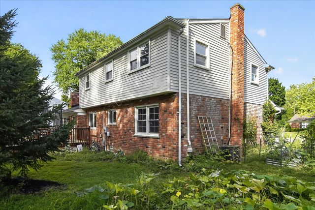 2656 Plumbrook Drive, Bloomfield Hills, MI 48304