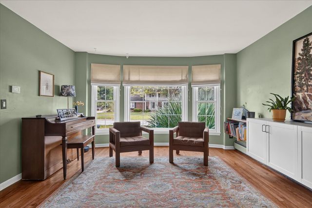 2656 Plumbrook Drive, Bloomfield Hills, MI 48304